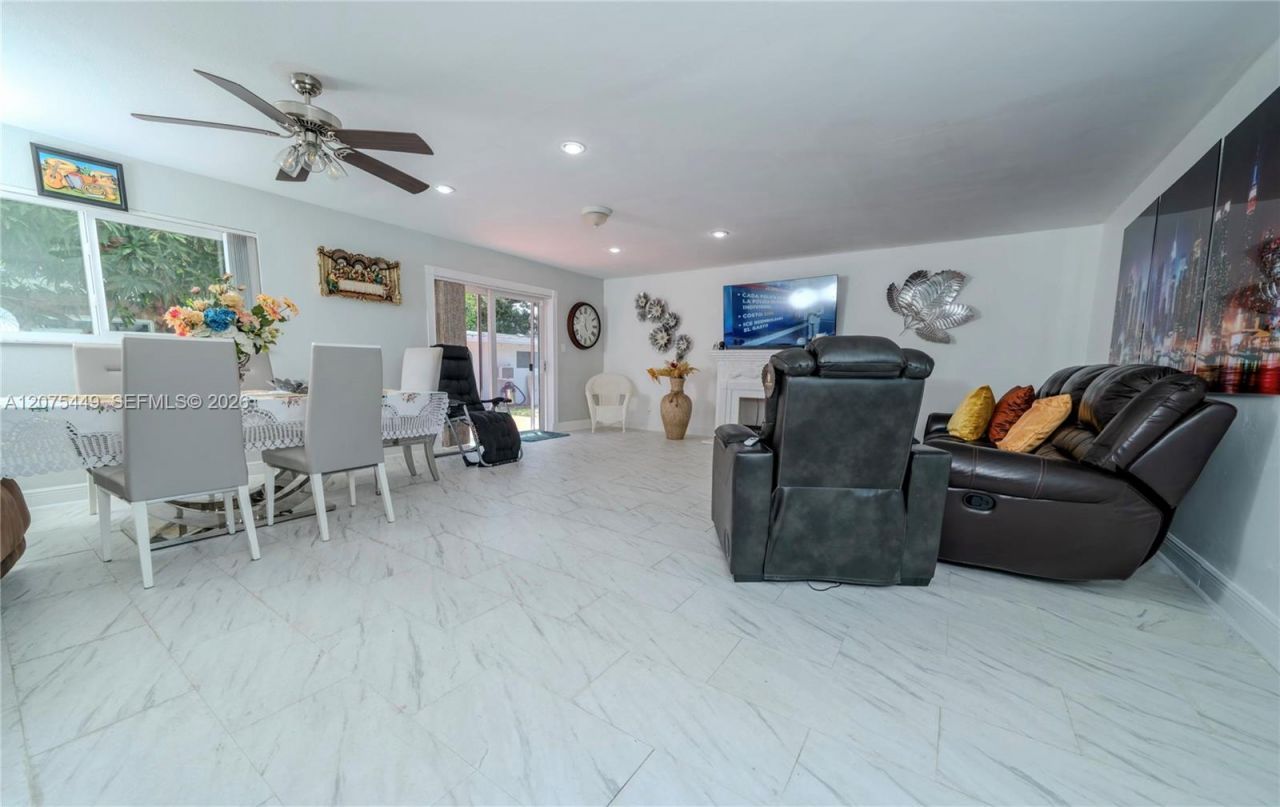 6944 SW 10th Ct , Pembroke Pines, FL 33023 Photo