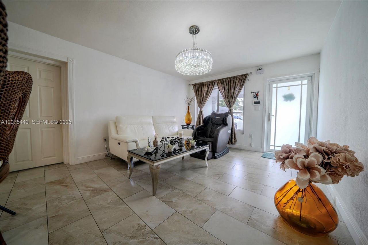 6944 SW 10th Ct , Pembroke Pines, FL 33023 Photo