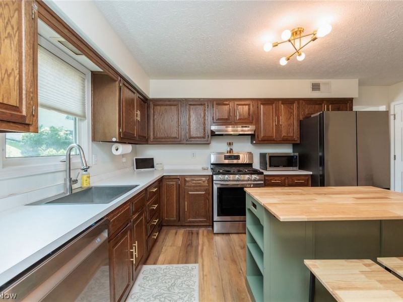 5841 Royal Drive, Willoughby, OH 44094 Photo 13