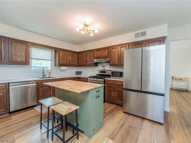 5841 Royal Drive, Willoughby, OH 44094 Photo 9