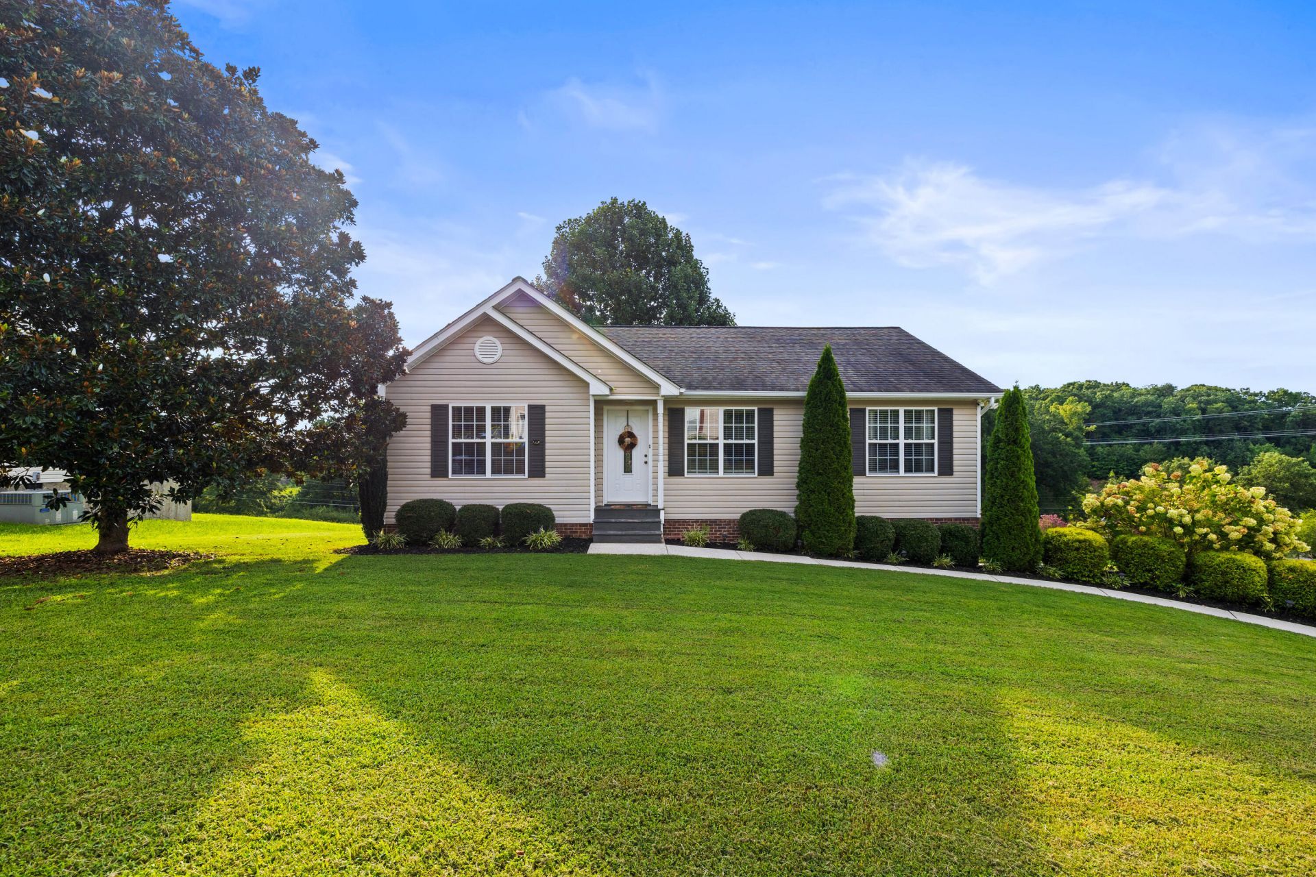 8916 Wings Way, Hixson, TN 37343 Main Photo