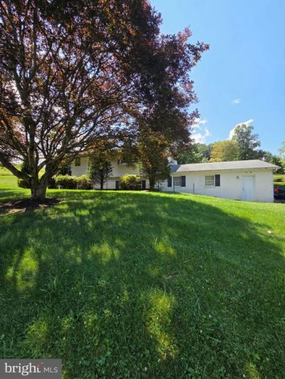 7620 SPRING ROAD , NEW BLOOMFIELD, PA 17068