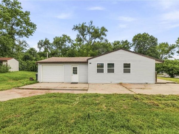 5138 N CORRINGTON Avenue, Kansas City, MO 64119