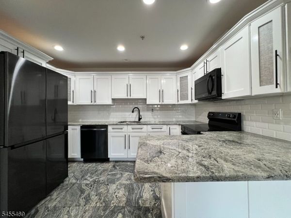614 Fairview Ave, Fairview, NJ 07022