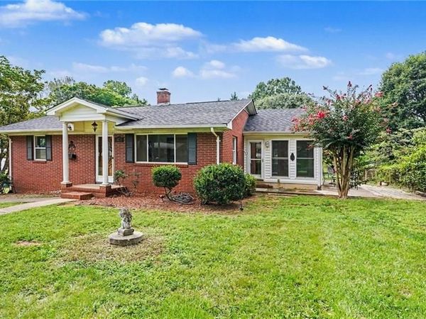 6174 Haywood Street, Clemmons, NC 27012