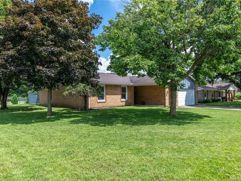 165 Finsbury Lane, Troy, OH 45373 Photo 2