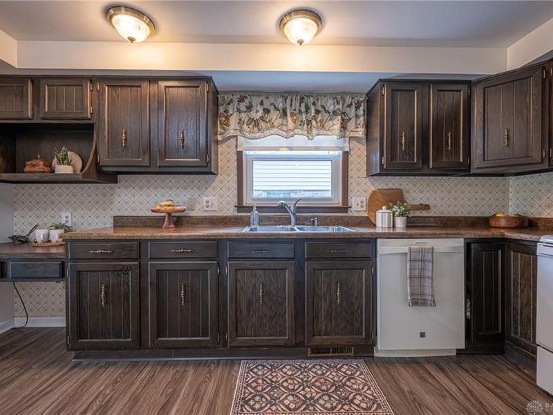 165 Finsbury Lane, Troy, OH 45373 Photo 9