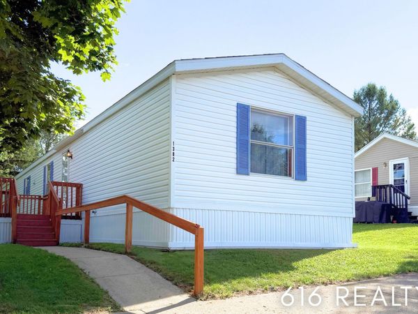1382 Beaver Dam Drive NE, Belmont, MI 49306