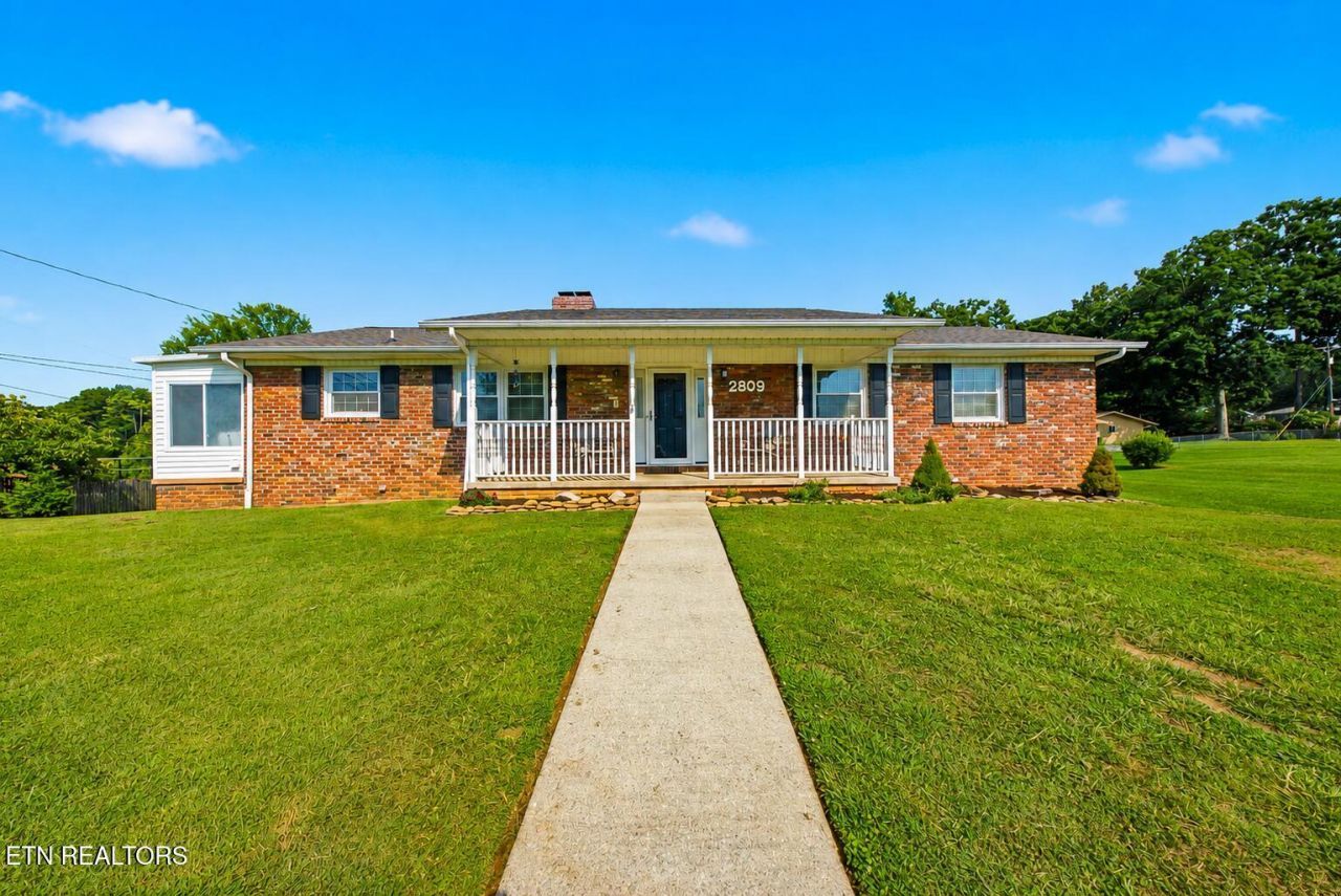 2809 Shropshire Blvd, Powell, TN 37849 Main Photo
