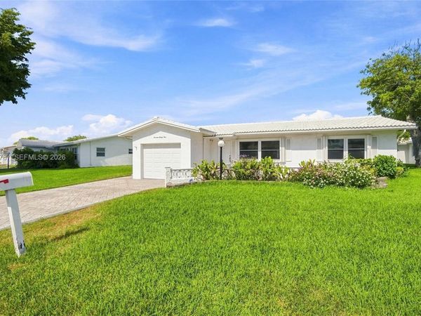 1431 NW 85th Way , Plantation, FL 33322