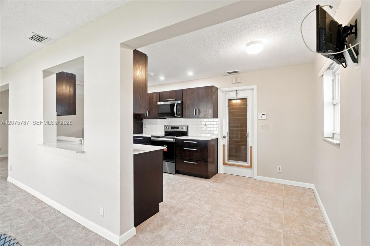 1431 NW 85th Way, Plantation, FL 33322 Photo