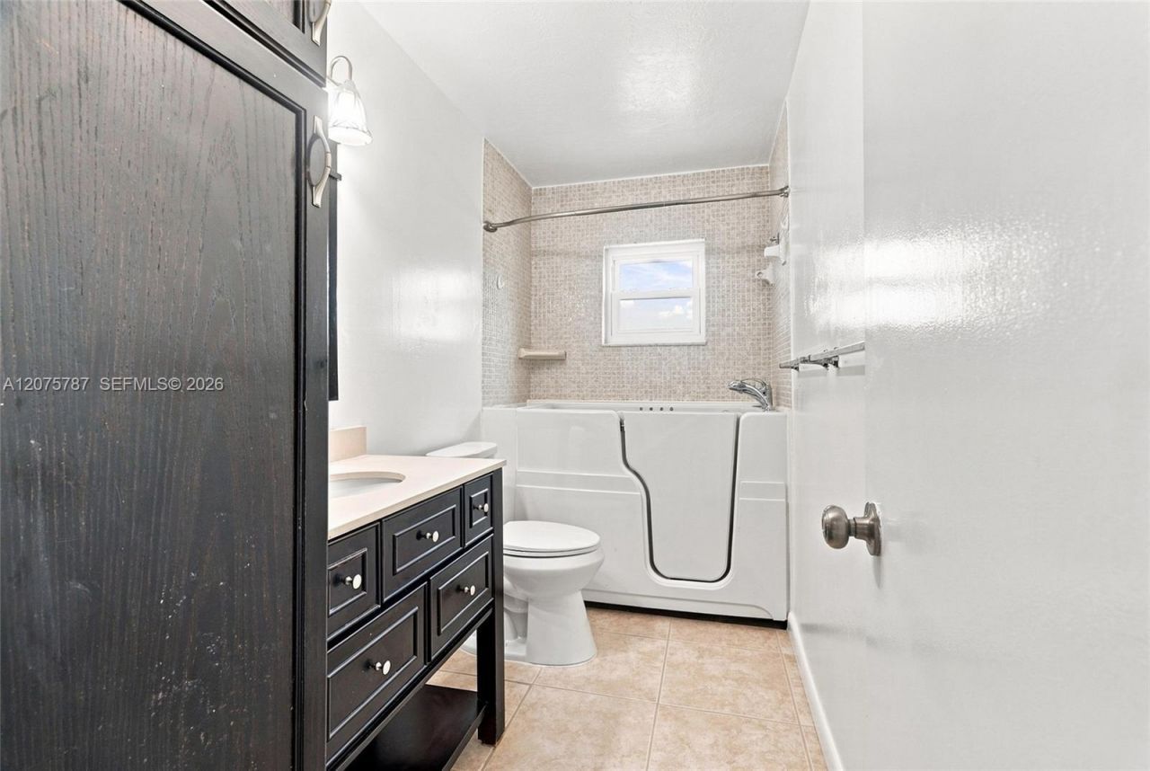 1431 NW 85th Way, Plantation, FL 33322 Photo