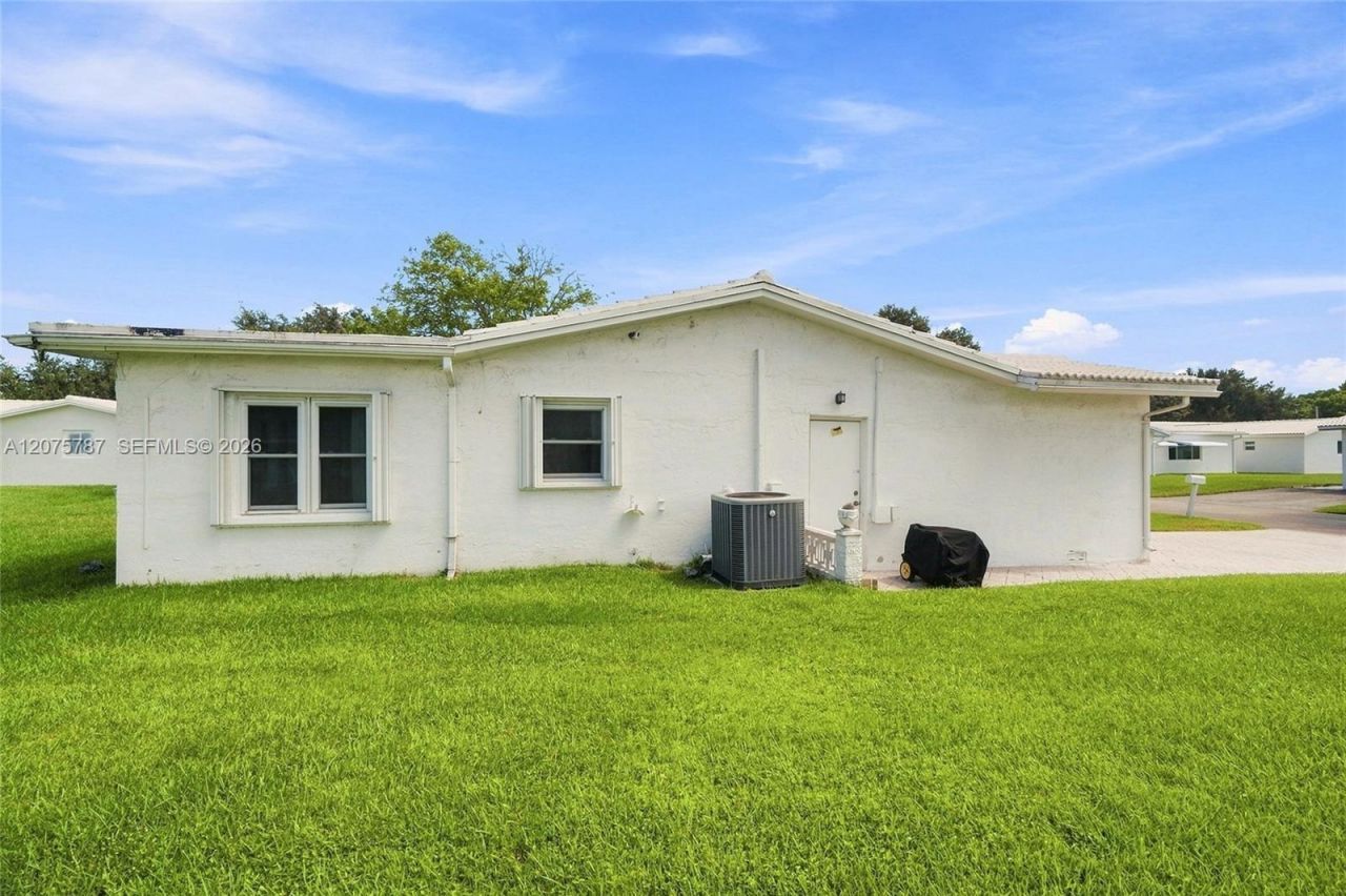 1431 NW 85th Way, Plantation, FL 33322 Photo