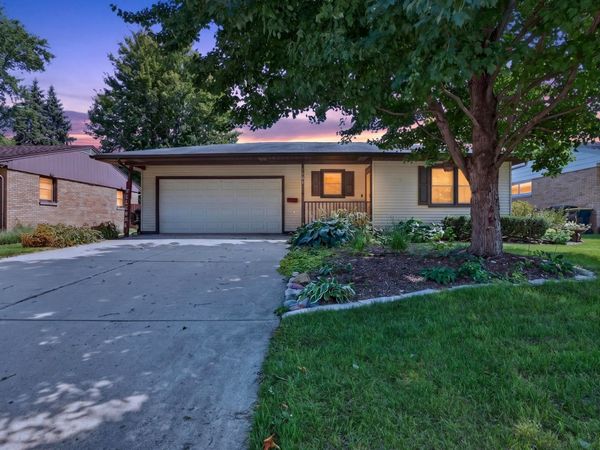 1204 Searle Drive , Normal, IL 61761