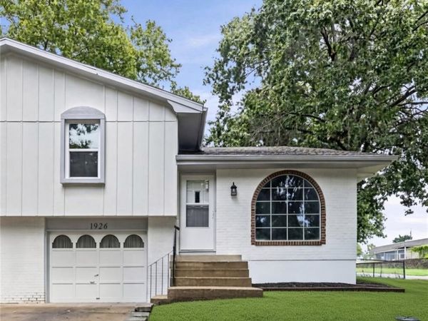 1926 E Cedar Street, Olathe, KS 66062
