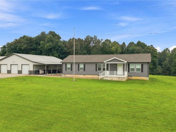 786 Pumpkin Knob Road, Waverly, WV 26184