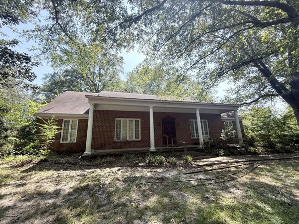 1800 W Jackson St., Tupelo, MS 38801