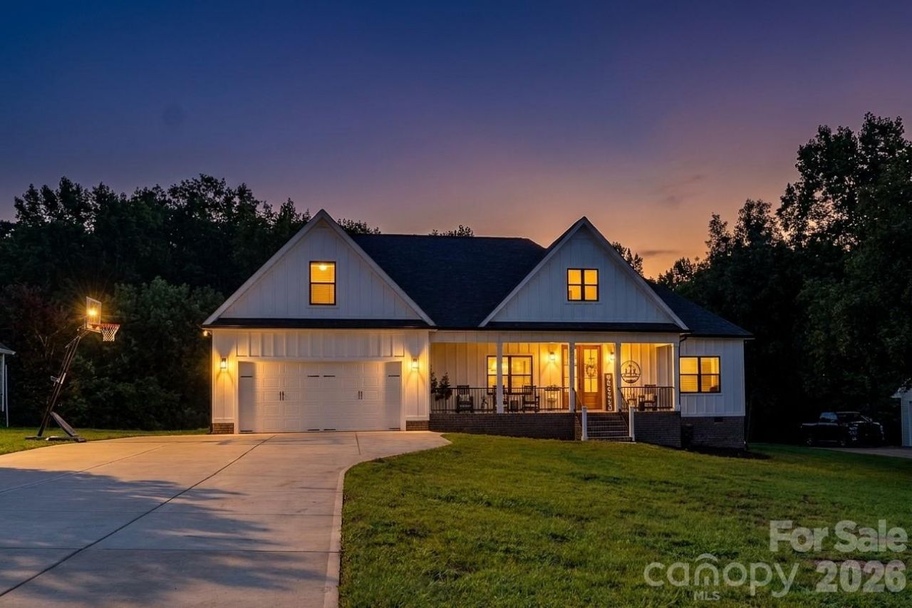3012 Cedar Point Drive, Shelby, NC 28150 Main Photo