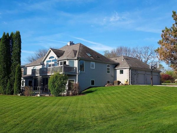 8404 S 68th STREET, Franklin, WI 53132