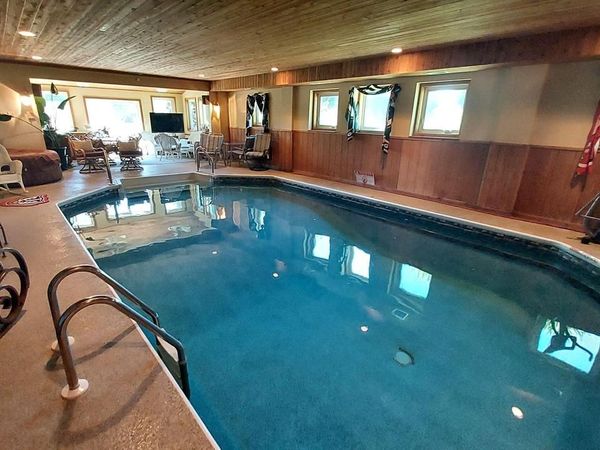 8404 S 68th STREET, Franklin, WI 53132