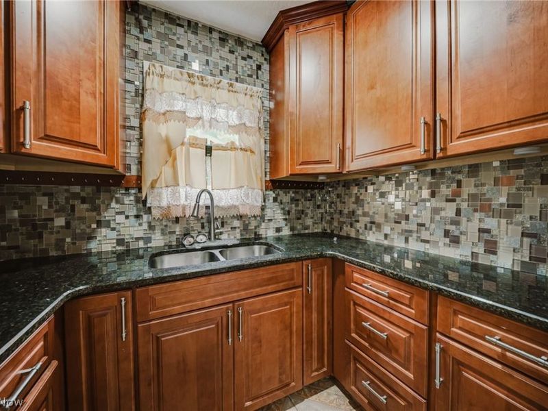 13509 Alvin Avenue, Garfield Heights, OH 44105 Photo 11