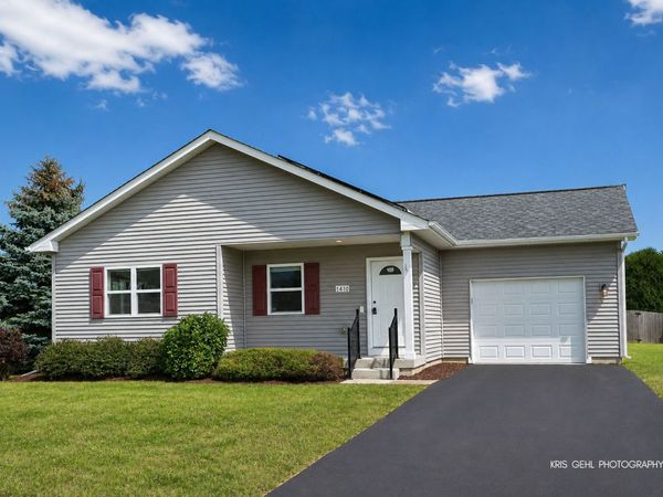 1410 Thomas Drive , Woodstock, IL 60098