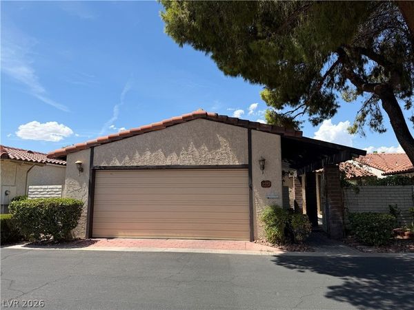 2212 Plaza Del Prado , Las Vegas, NV 89102