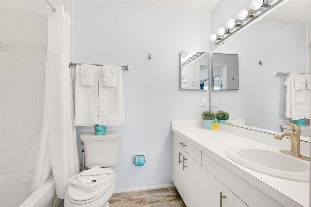 6250 Holmes Boulevard, Unit 24, Holmes Beach, FL 34217 Photo