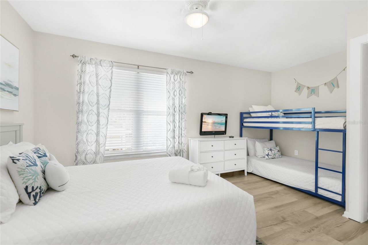 6250 Holmes Boulevard, Unit 24, Holmes Beach, FL 34217 Photo
