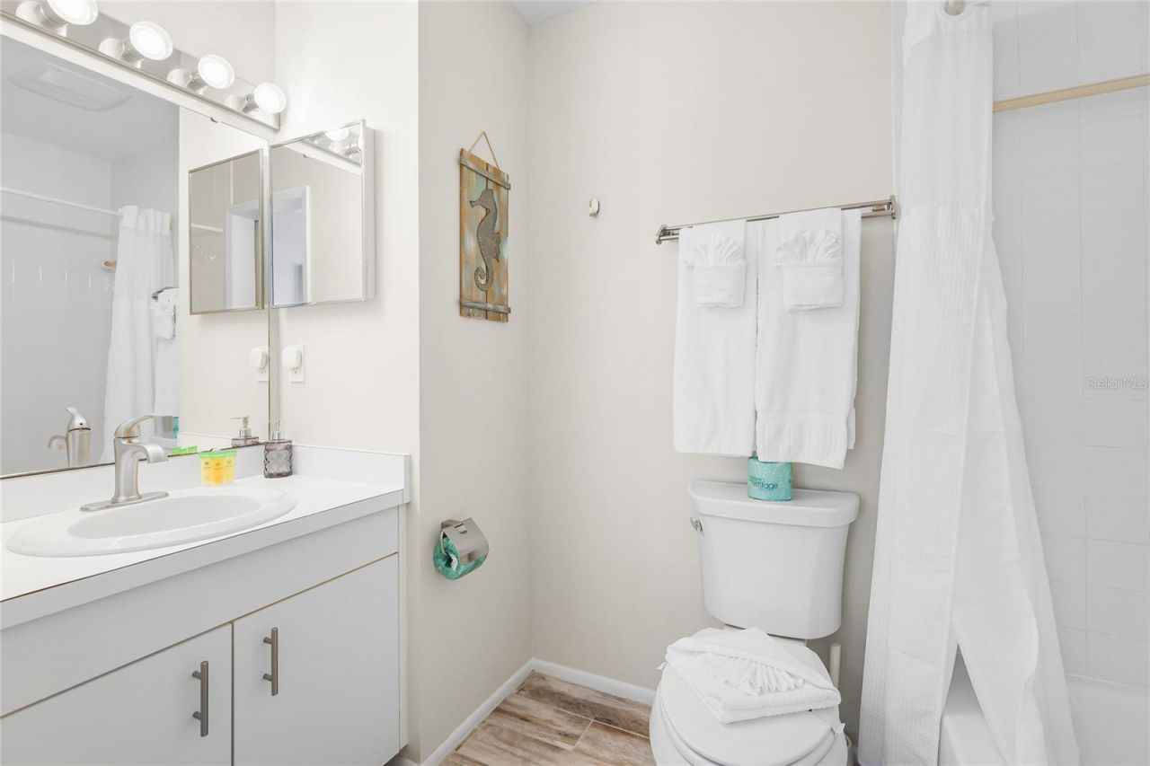 6250 Holmes Boulevard, Unit 24, Holmes Beach, FL 34217 Photo