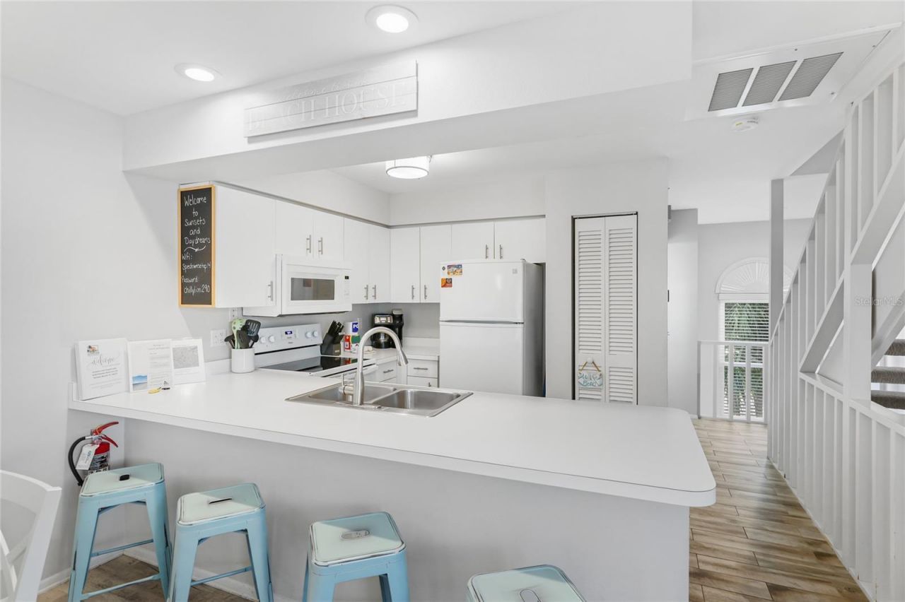6250 Holmes Boulevard, Unit 24, Holmes Beach, FL 34217 Photo