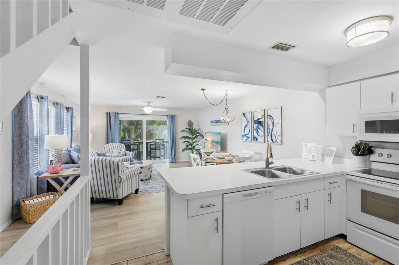 6250 Holmes Boulevard, Unit 24, Holmes Beach, FL 34217 Photo