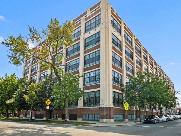 3963 W Belmont Avenue , Unit 109, Chicago, IL 60618