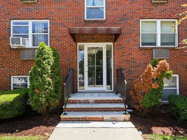 33 Montvale Ave, Unit 11, Woburn, MA 01801