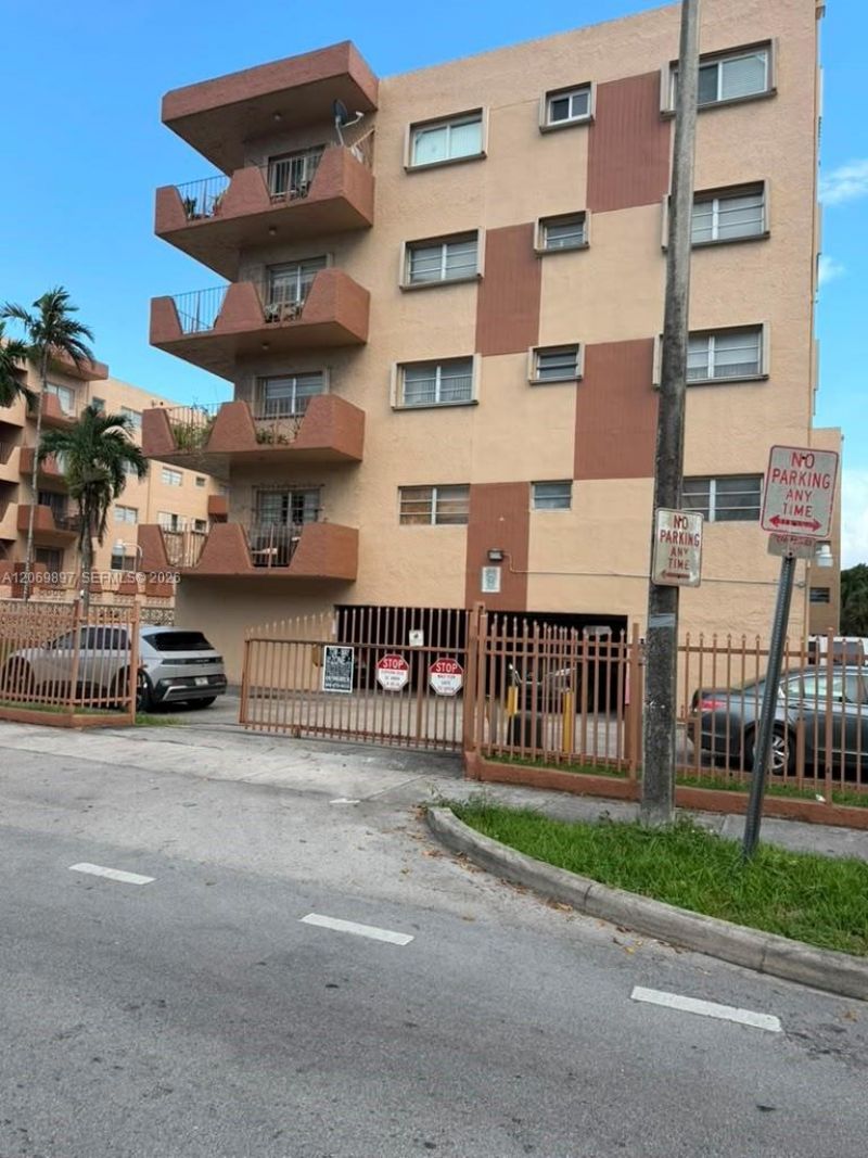 1630 W 46th St , Unit 504C, Hialeah, FL 33012 Photo