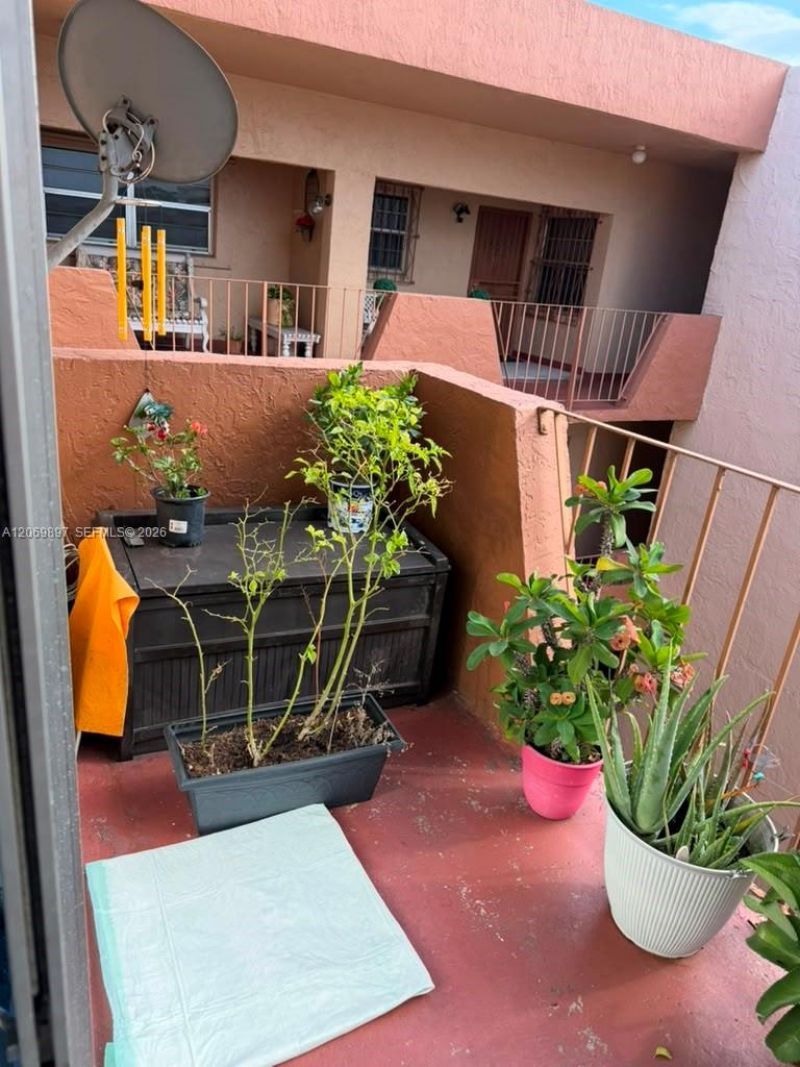 1630 W 46th St , Unit 504C, Hialeah, FL 33012 Photo
