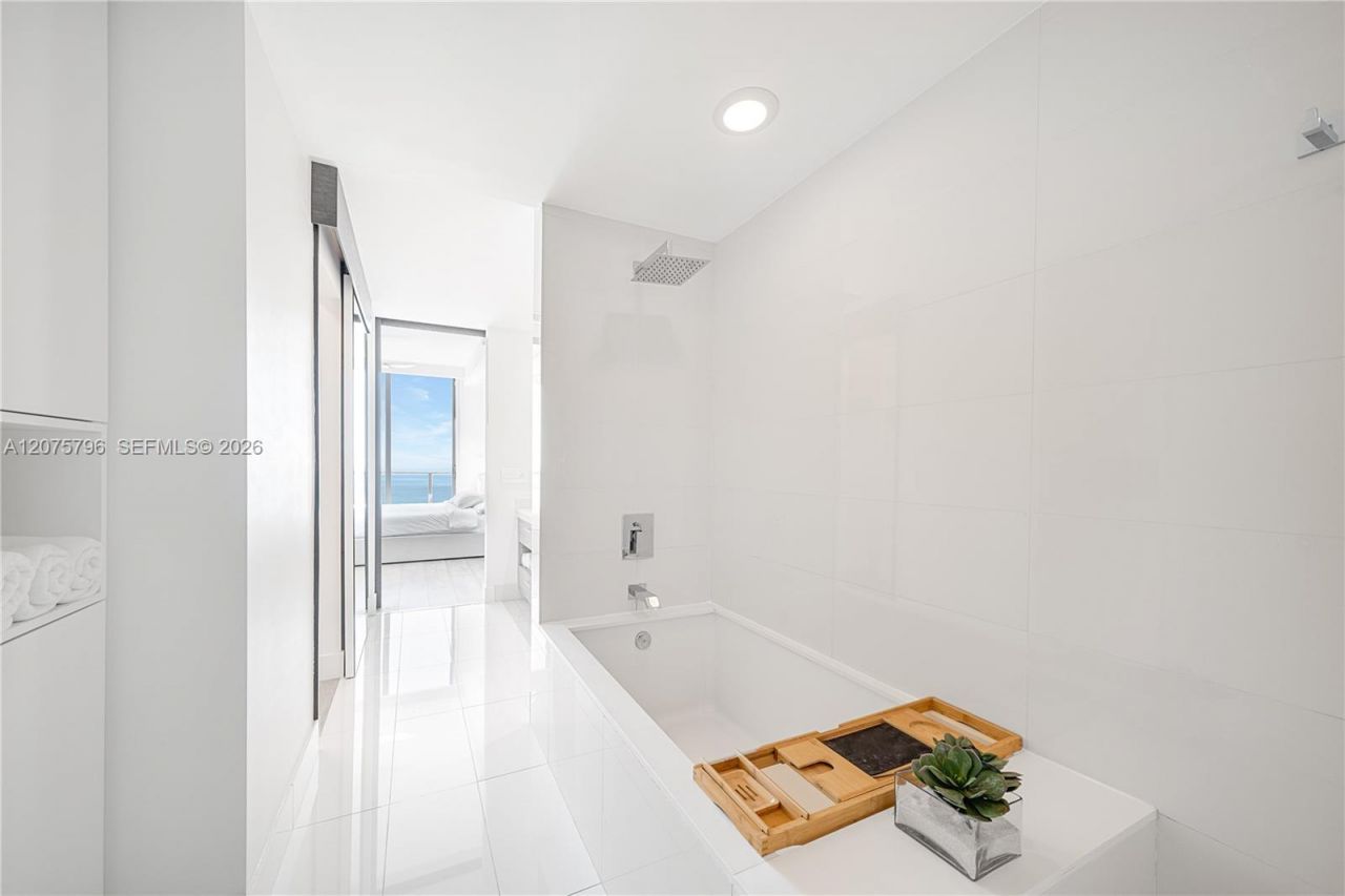 1300 S Miami Ave, Unit UPH4, Miami, FL 33130 Photo