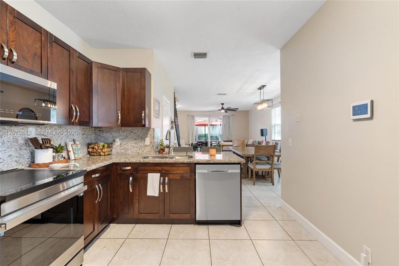 2224 Salerno Cir, Weston, FL 33327 Photo
