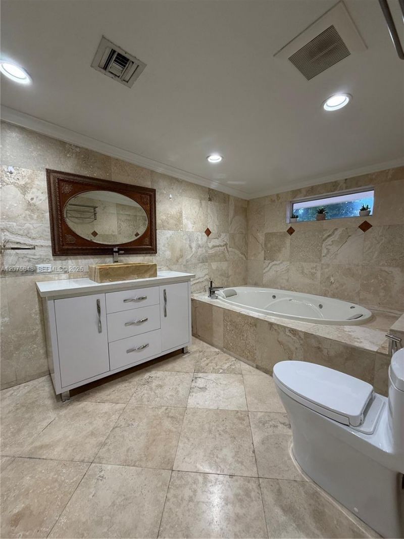 3889 NW 5th St, Miami, FL 33126 Photo