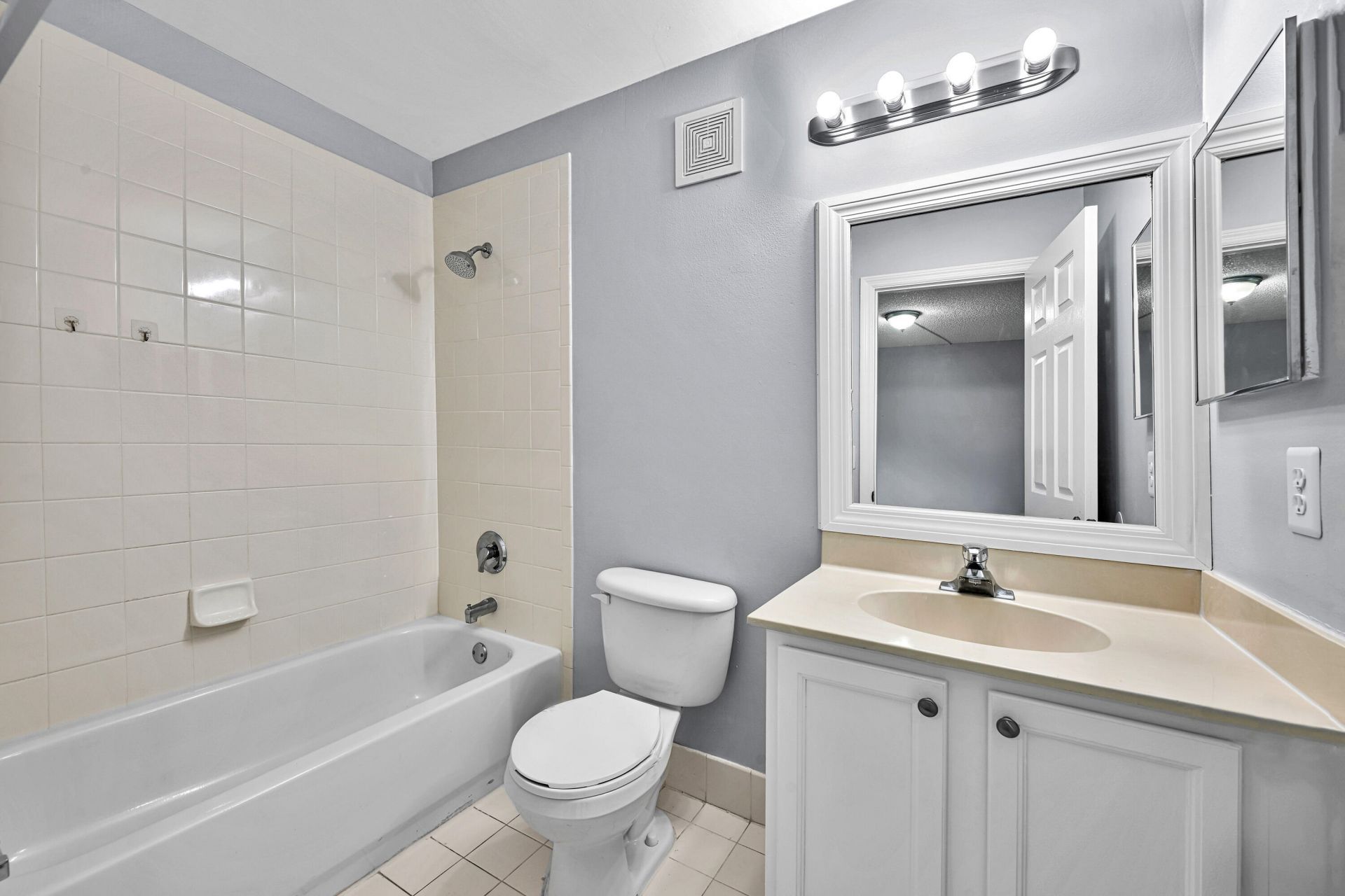 8658 S Southgate Shores Circle, Tamarac, FL 33321 Photo