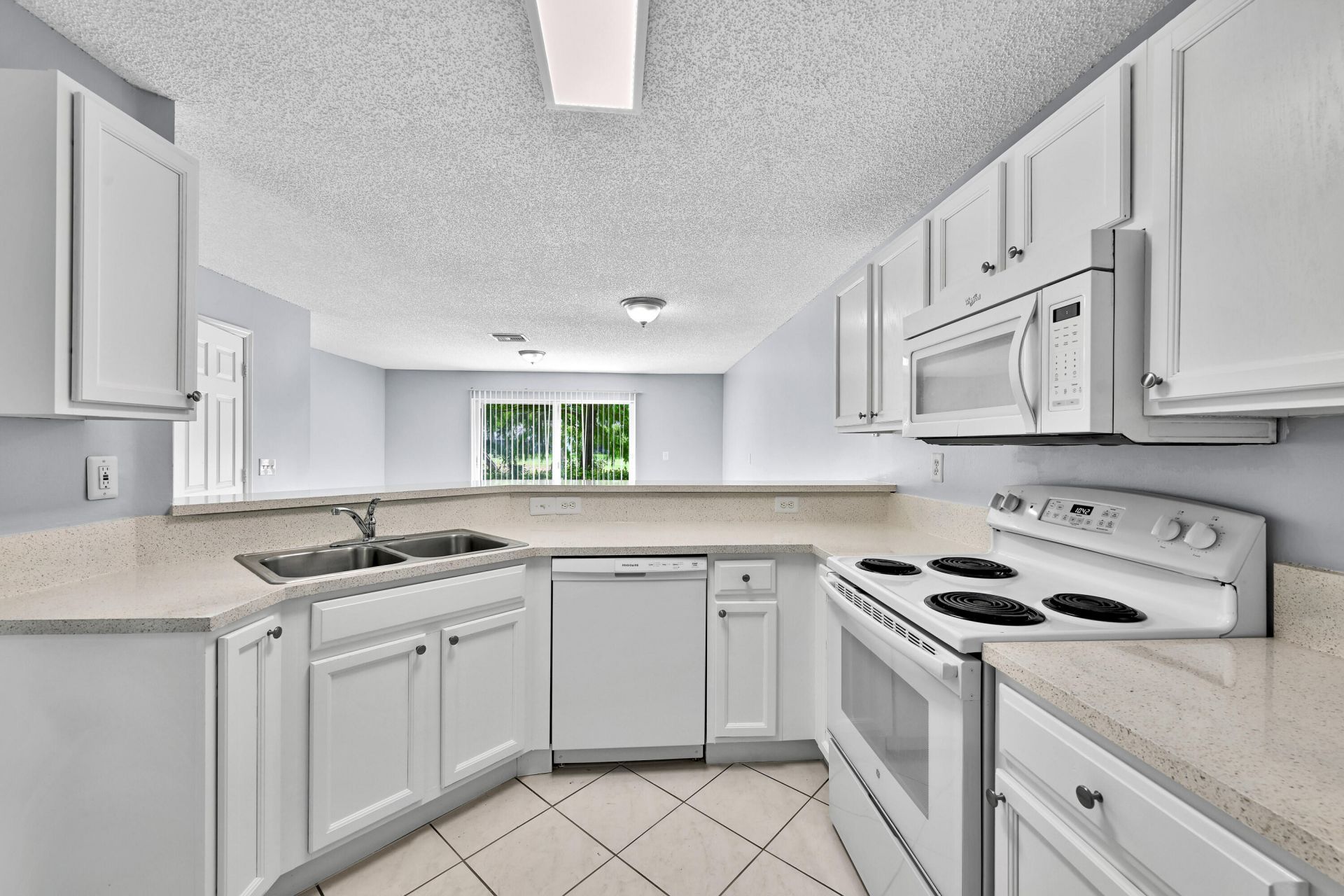 8658 S Southgate Shores Circle, Tamarac, FL 33321 Photo