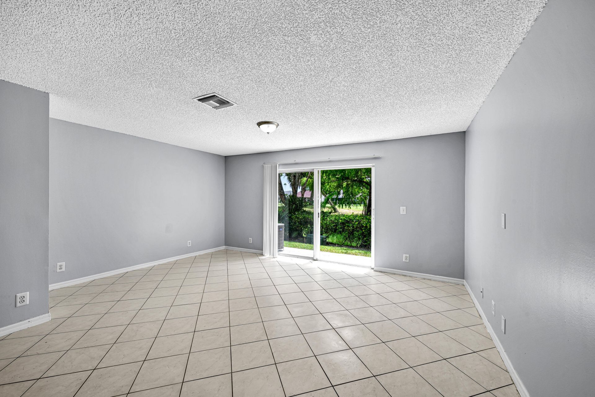8658 S Southgate Shores Circle, Tamarac, FL 33321 Photo