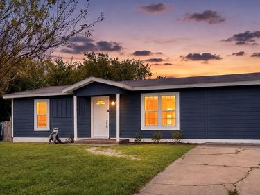 5586 Pinson Street , Fort Worth, TX 76119
