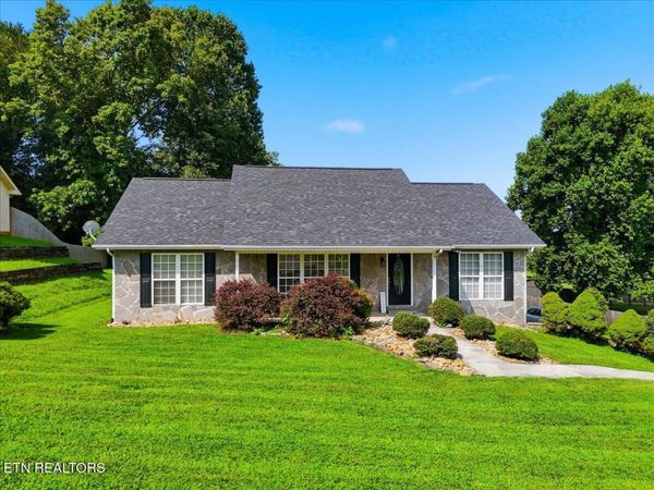 1129 Chesty Puller Circle, Maryville, TN 37803