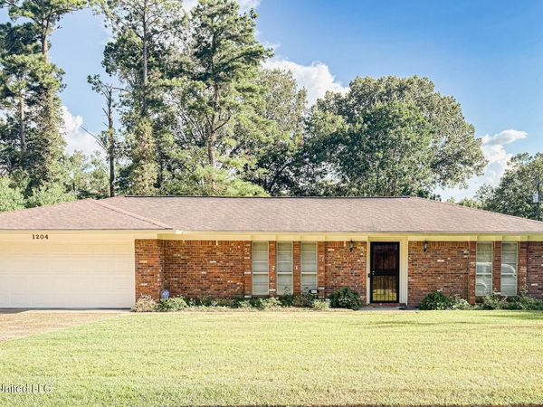 1204 Dogwood Drive, Clinton, MS 39056