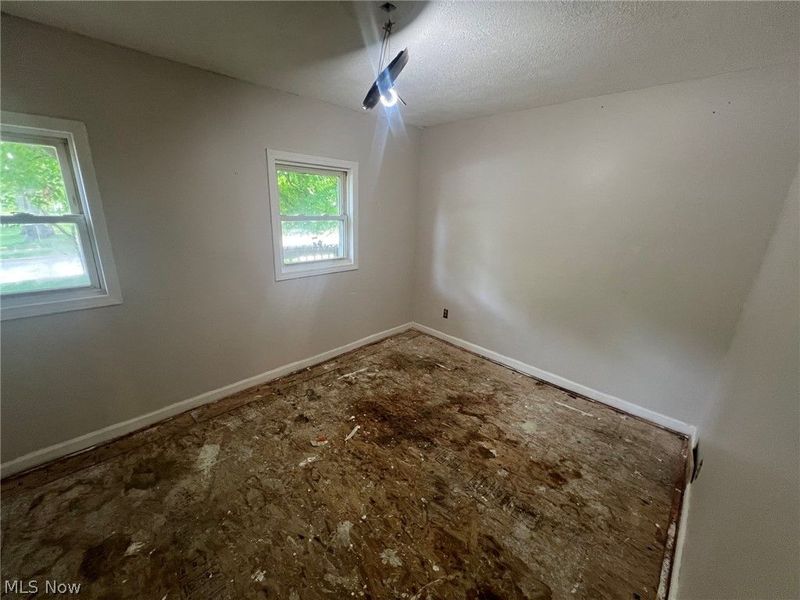 212 Pauline Avenue, Akron, OH 44312 Photo 5