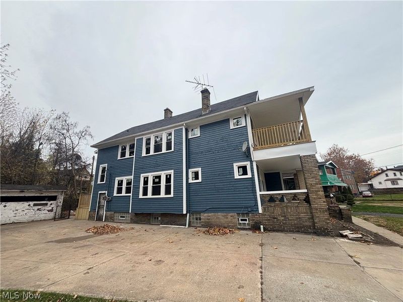 710 Linn Drive, Cleveland, OH 44108 Photo 4