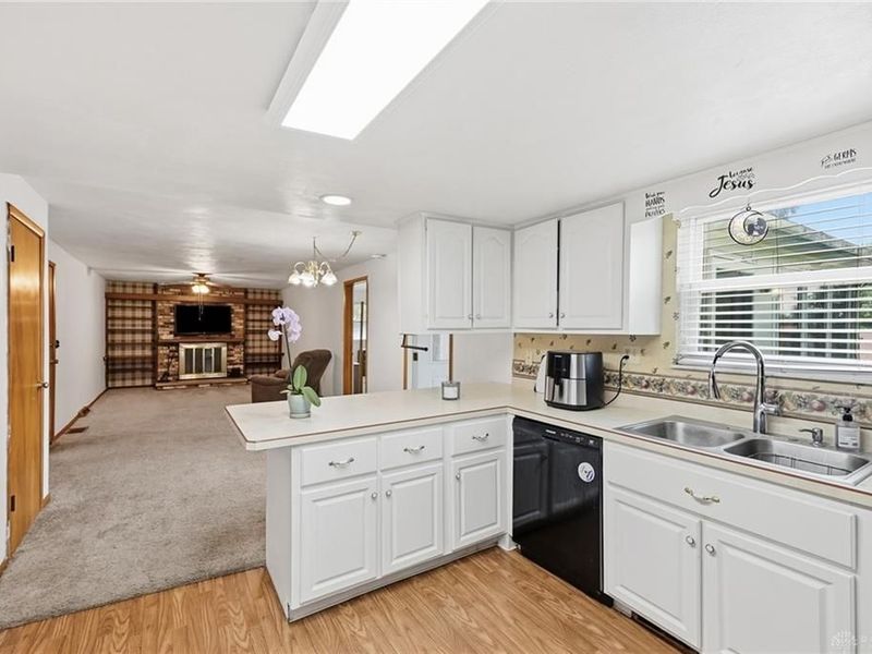 933 E David Road, Kettering, OH 45429 Photo 10