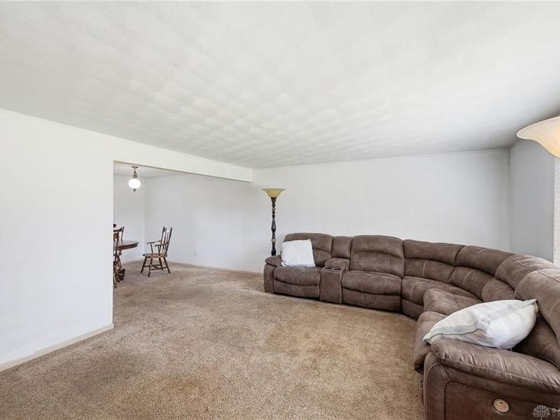 933 E David Road, Kettering, OH 45429 Photo 6