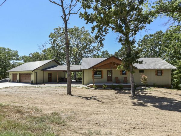 303 Bayshore Street , Shell Knob, MO 65747